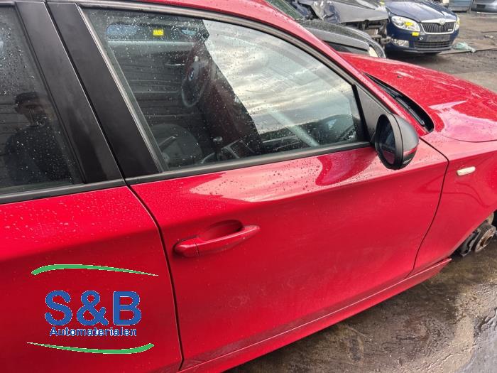 BMW 1-Serie Sloopvoertuig (2015, Rood)