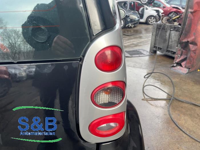 Smart City-Coupé 0.6 Turbo i.c. Smart&Pulse Sloopvoertuig (2002, Grijs)