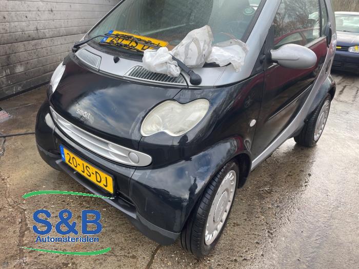 Smart City-Coupé 0.6 Turbo i.c. Smart&Pulse Sloopvoertuig (2002, Grijs)