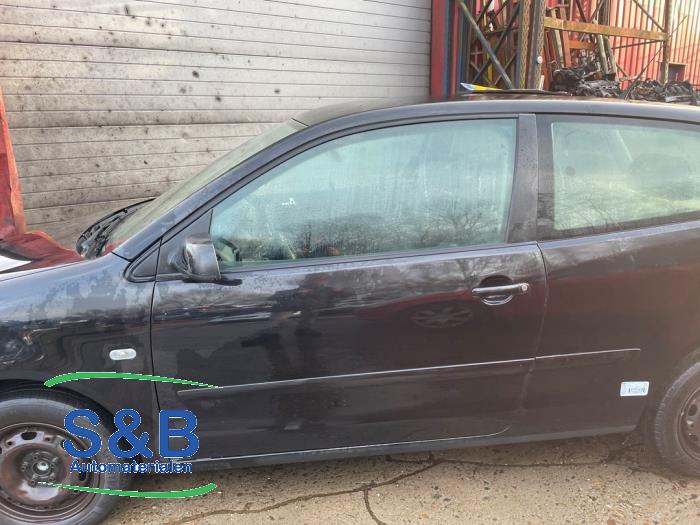 Volkswagen Polo IV 1.4 16V Sloopvoertuig (2004, Metallic, Zwart)