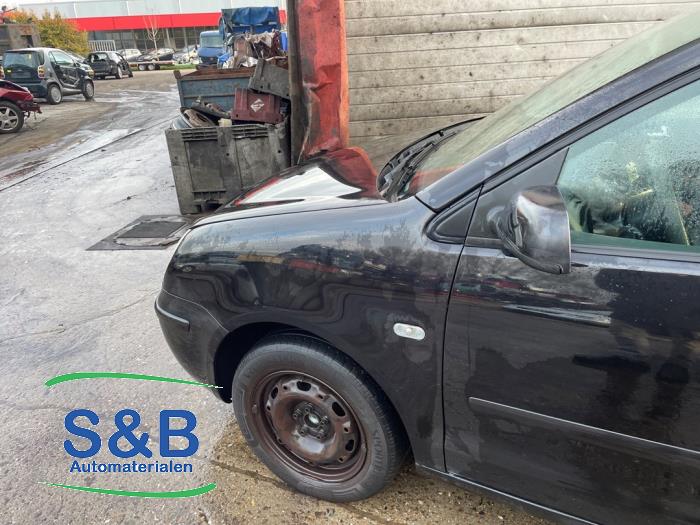 Volkswagen Polo IV 1.4 16V Sloopvoertuig (2004, Metallic, Zwart)