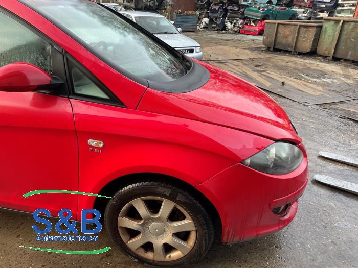 Seat Altea 2.0 FSI 16V Sloopvoertuig (2004, Rood)