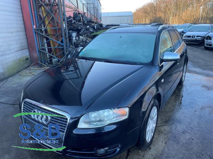 Audi A4 Avant 1.9 TDI Sloopvoertuig (2006, Metallic, Zwart)