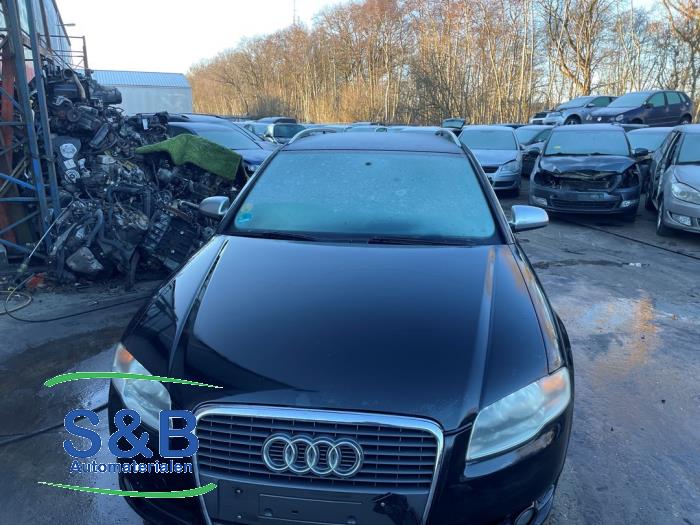 Audi A4 Avant 1.9 TDI Sloopvoertuig (2006, Metallic, Zwart)