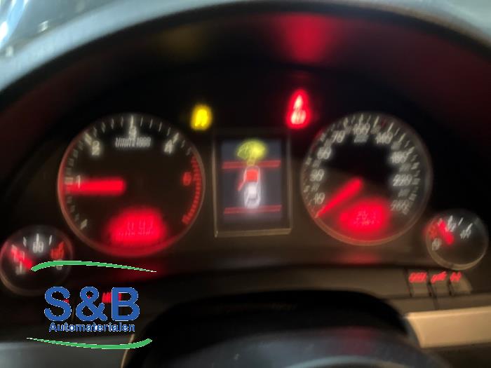 Audi A4 Avant 1.9 TDI Sloopvoertuig (2006, Metallic, Zwart)