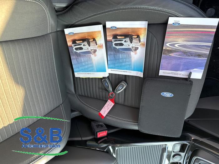 Ford Kuga II 1.5 EcoBoost 16V 150 Schadevoertuig (2018, Blauw)