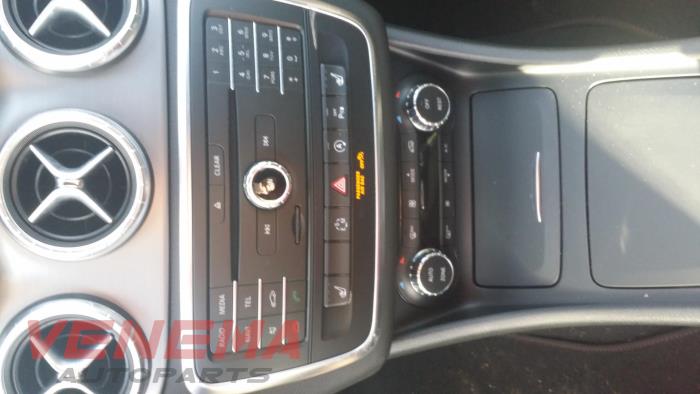 Mercedes CLA Shooting Brake 1.6 CLA-200 16V Sloopvoertuig (2015, Metallic, Zwart)