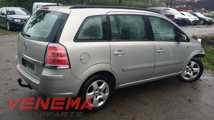 Opel Zafira 1.9 CDTI Sloopvoertuig (2006, Metallic, Zilver)
