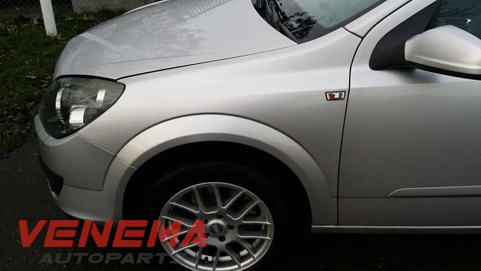 Opel Astra H SW 1.9 CDTi 16V 150 Sloopvoertuig (2006, Metallic, Zilvergrijs)