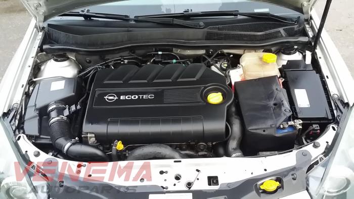 Opel Astra H SW 1.9 CDTi 16V 150 Sloopvoertuig (2006, Metallic, Zilvergrijs)
