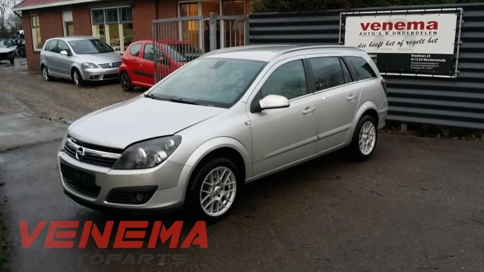 Opel Astra H SW 1.9 CDTi 16V 150 Sloopvoertuig (2006, Metallic, Zilvergrijs)