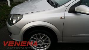 Opel Astra H SW 1.9 CDTi 16V 150 Sloopvoertuig (2006, Metallic, Zilvergrijs)