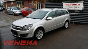 Opel Astra H SW 1.9 CDTi 16V 150 Sloopvoertuig (2006, Metallic, Zilvergrijs)