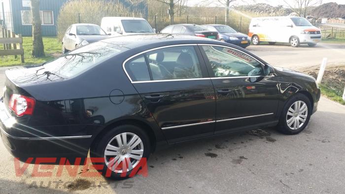 Volkswagen Passat 2.0 TDI 16V 140 Sloopvoertuig (2007, Metallic, Zwart)