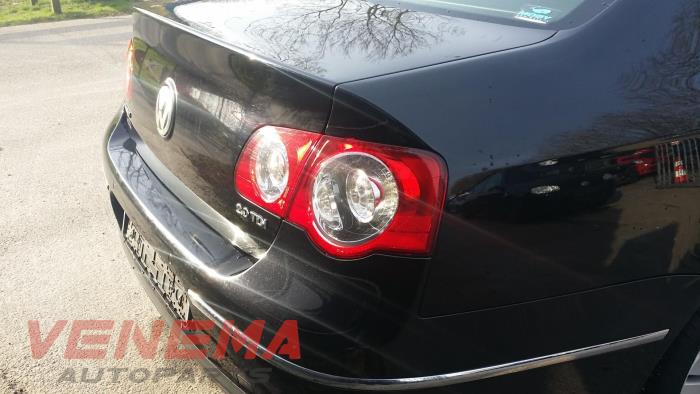 Volkswagen Passat 2.0 TDI 16V 140 Sloopvoertuig (2007, Metallic, Zwart)