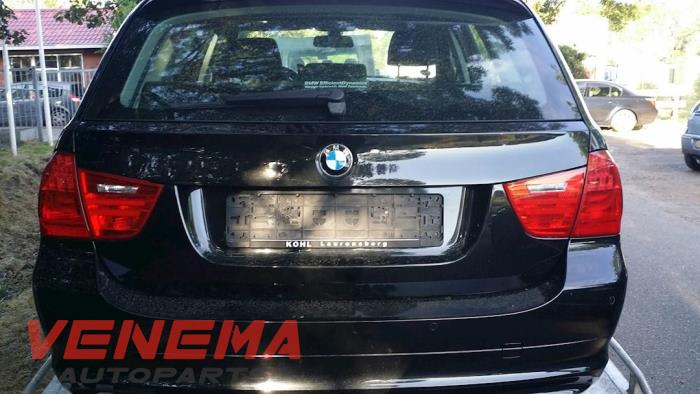 BMW 3 serie Touring 318i 16V Sloopvoertuig (2012, Metallic, Zwart, Saffierblauw)