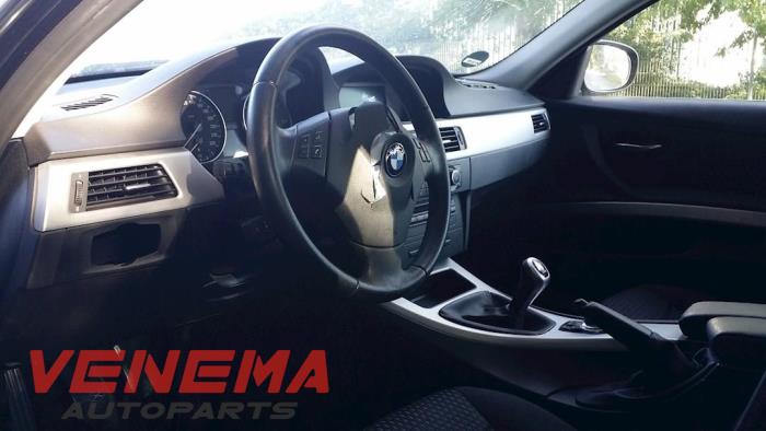 BMW 3 serie Touring 318i 16V Sloopvoertuig (2012, Metallic, Zwart, Saffierblauw)