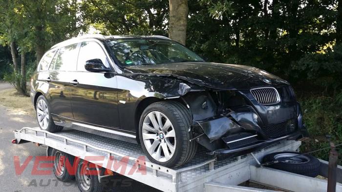 BMW 3 serie Touring 318i 16V Sloopvoertuig (2012, Metallic, Zwart, Saffierblauw)