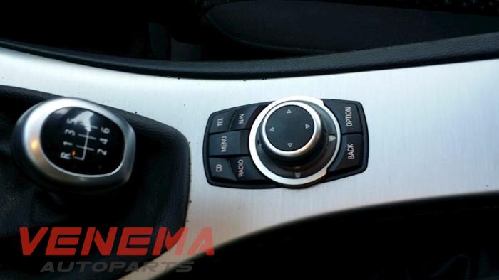 BMW 3 serie Touring 318i 16V Sloopvoertuig (2012, Metallic, Zwart, Saffierblauw)