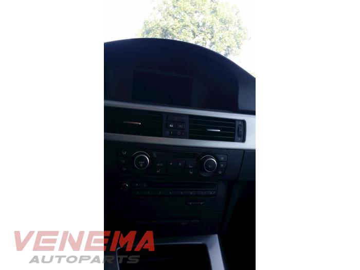 BMW 3 serie Touring 318i 16V Sloopvoertuig (2012, Metallic, Zwart, Saffierblauw)