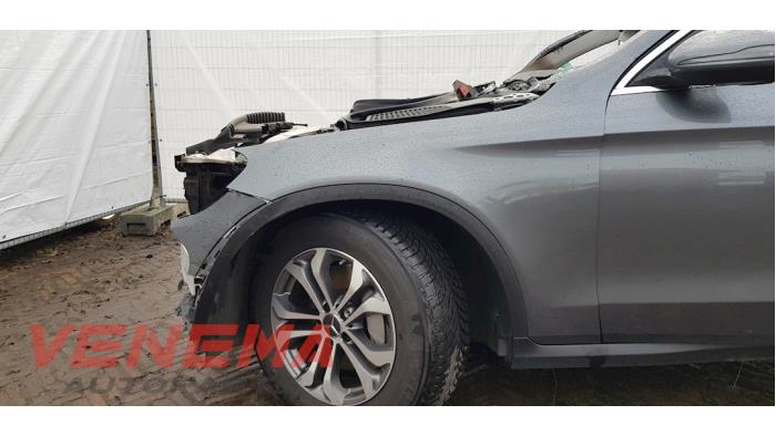 Mercedes GLC 2.2 250d 16V BlueTEC 4-Matic Sloopvoertuig (2016, Donker, Metallic, Zilvergrijs)