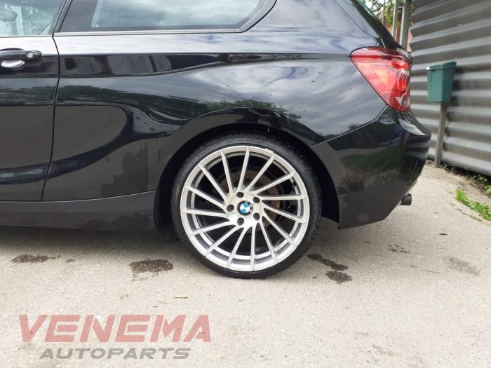 BMW 1 serie 114i 1.6 16V Sloopvoertuig (2014, Zwart, Saffierzwart)