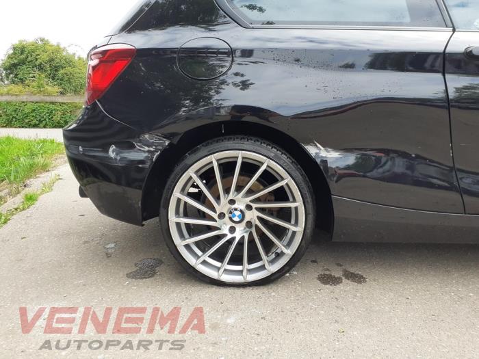 BMW 1 serie 114i 1.6 16V Sloopvoertuig (2014, Zwart, Saffierzwart)