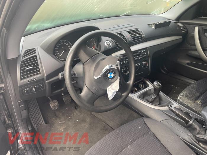 BMW 1 serie 116i 1.6 16V Sloopvoertuig (2009, Zwart)