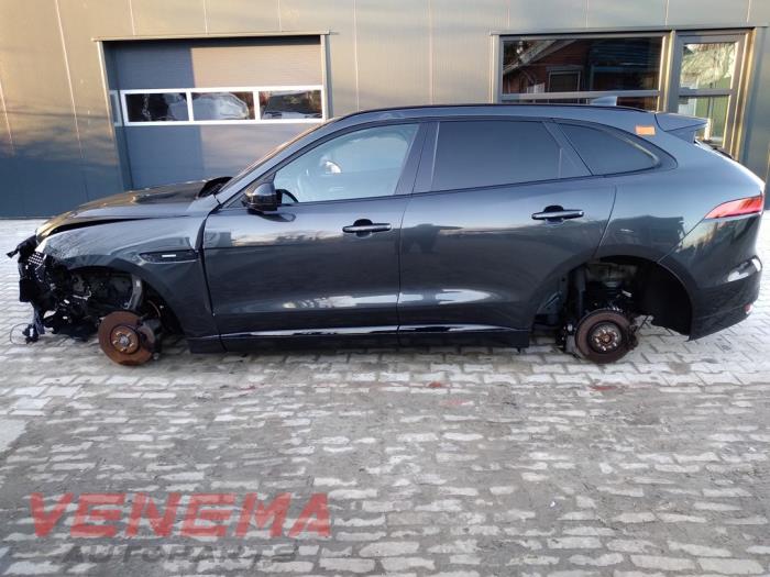 Jaguar F-Pace 3.0 D 24V AWD Sloopvoertuig (2018, Donker, Muisgrijs)