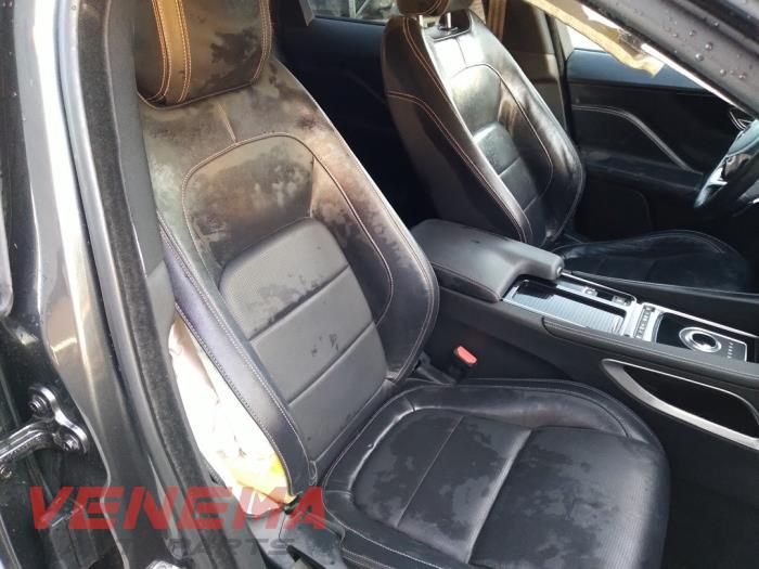 Jaguar F-Pace 3.0 D 24V AWD Sloopvoertuig (2018, Donker, Muisgrijs)