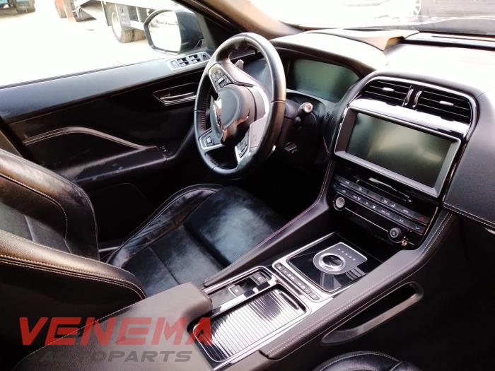 Jaguar F-Pace 3.0 D 24V AWD Sloopvoertuig (2018, Donker, Muisgrijs)