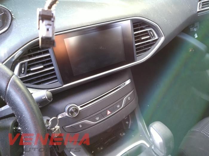 Peugeot 308 SW 1.6 BlueHDi 120 16V Sloopvoertuig (2016, Metallic, Zilvergrijs)