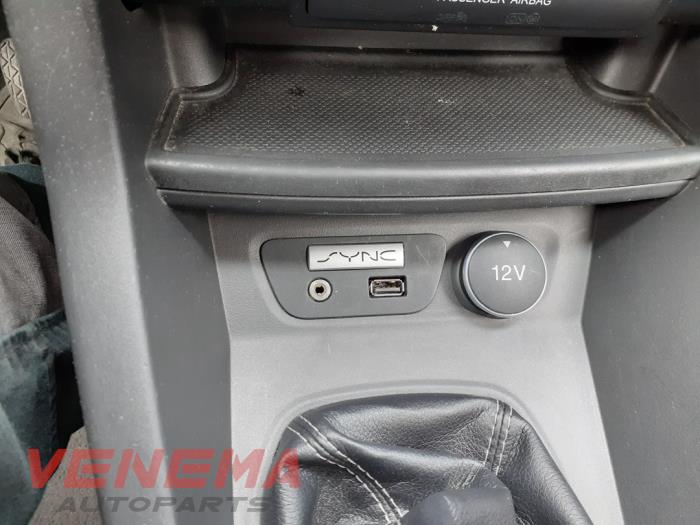 Ford Ka+ 1.2 Ti-VCT Sloopvoertuig (2018, Metallic, Rood)