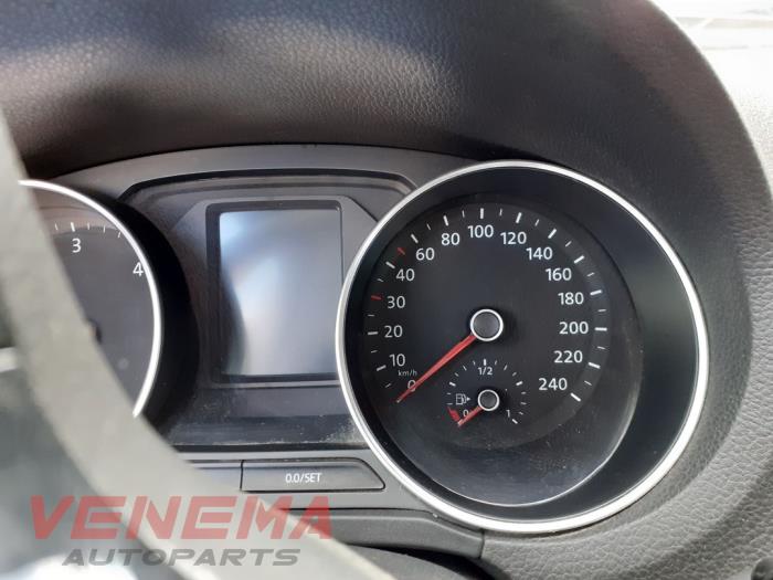 Volkswagen Polo V 1.4 TDI 12V 90 Sloopvoertuig (2015, Metallic, Oranje)