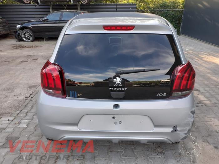 Peugeot 108 1.2 VTi 12V Sloopvoertuig (2017, Metallic, Zilvergrijs)
