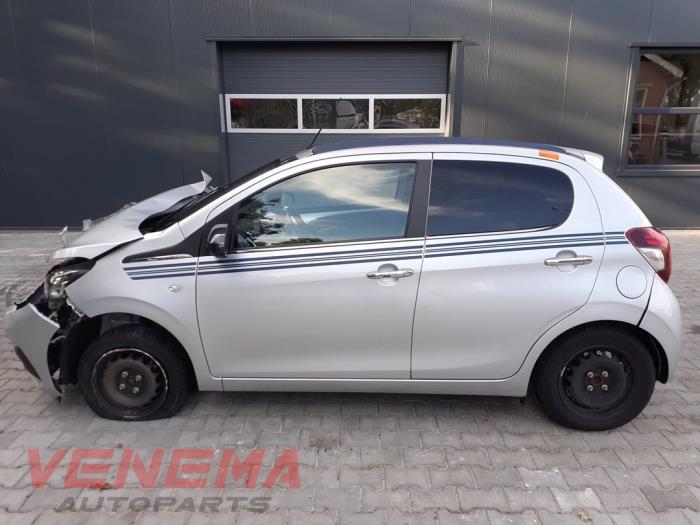 Peugeot 108 1.2 VTi 12V Sloopvoertuig (2017, Metallic, Zilvergrijs)