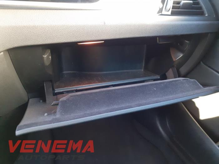 BMW 1 serie 120i 2.0 16V Sloopvoertuig (2018, Metallic, Zwart)