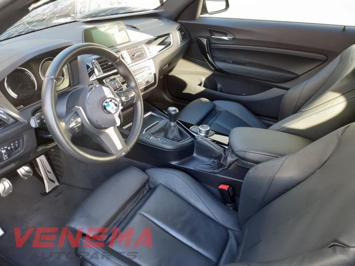 BMW 1 serie 120i 2.0 16V Sloopvoertuig (2018, Metallic, Zwart)