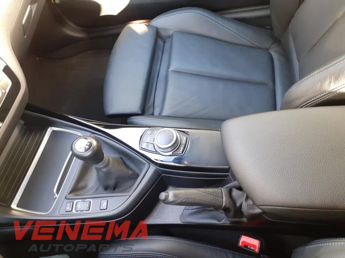 BMW 1 serie 120i 2.0 16V Sloopvoertuig (2018, Metallic, Zwart)