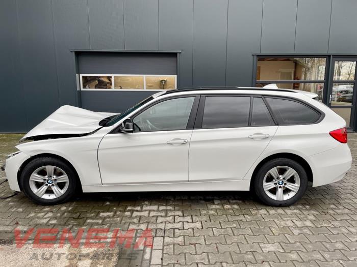 BMW 3 serie Touring 320d 2.0 16V Sloopvoertuig (2014, Metallic, Wit)