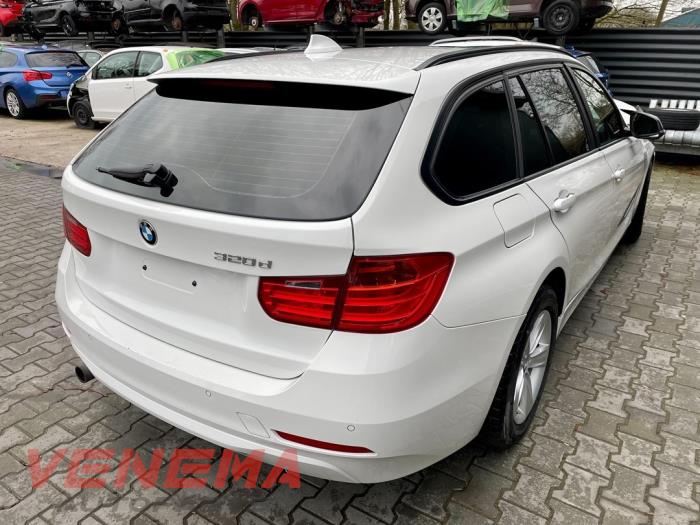 BMW 3 serie Touring 320d 2.0 16V Sloopvoertuig (2014, Metallic, Wit)