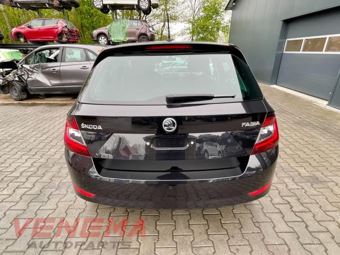 Skoda Fabia III 1.0 TSI 12V Sloopvoertuig (2019, Metallic, Zwart)