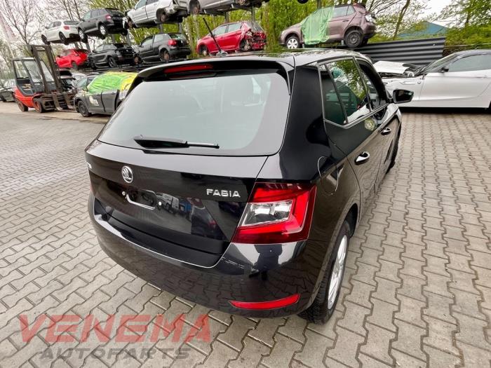Skoda Fabia III 1.0 TSI 12V Sloopvoertuig (2019, Metallic, Zwart)