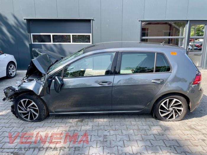 Volkswagen Golf VII 1.6 TDI BMT 16V Sloopvoertuig (2018, Metallic, Donker, Zilvergrijs)