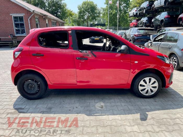 Peugeot 108 1.0 12V Sloopvoertuig (2017, Rood)