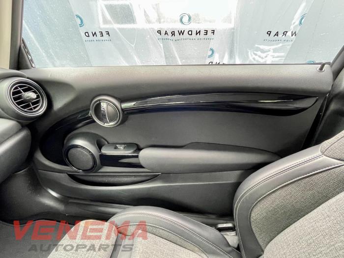 Mini Mini 2.0 16V Cooper S Sloopvoertuig (2019, Metallic, Zwart)