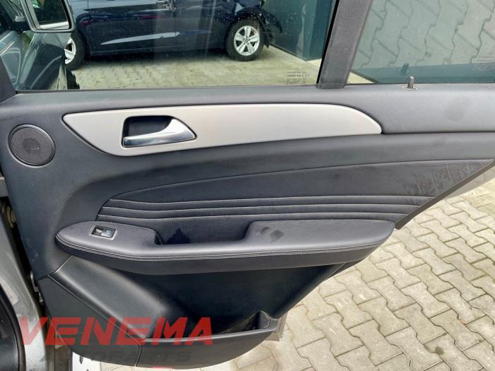 Mercedes ML III 3.0 ML-350 BlueTEC V6 24V 4-Matic Sloopvoertuig (2014, Metallic, Donker, Zilvergrijs, Grijs)