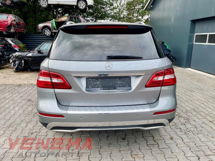 Mercedes ML III 3.0 ML-350 BlueTEC V6 24V 4-Matic Sloopvoertuig (2014, Metallic, Donker, Zilvergrijs, Grijs)
