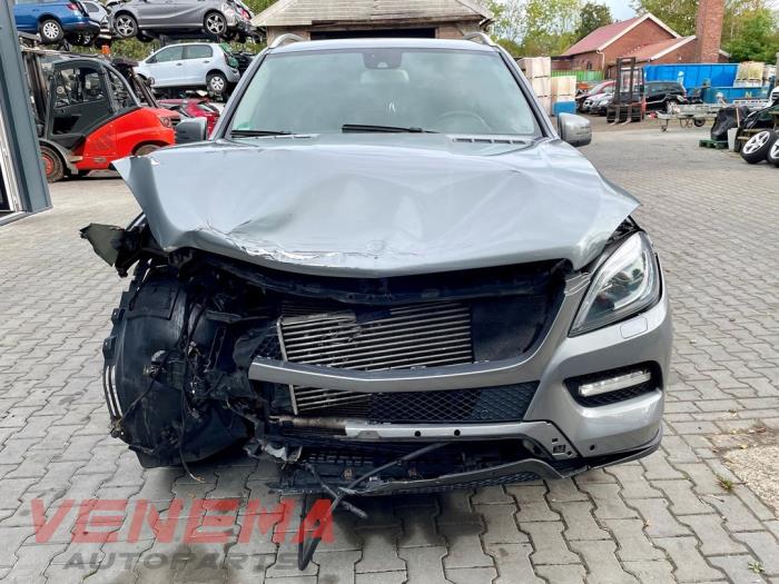 Mercedes ML III 3.0 ML-350 BlueTEC V6 24V 4-Matic Sloopvoertuig (2014, Metallic, Donker, Zilvergrijs, Grijs)