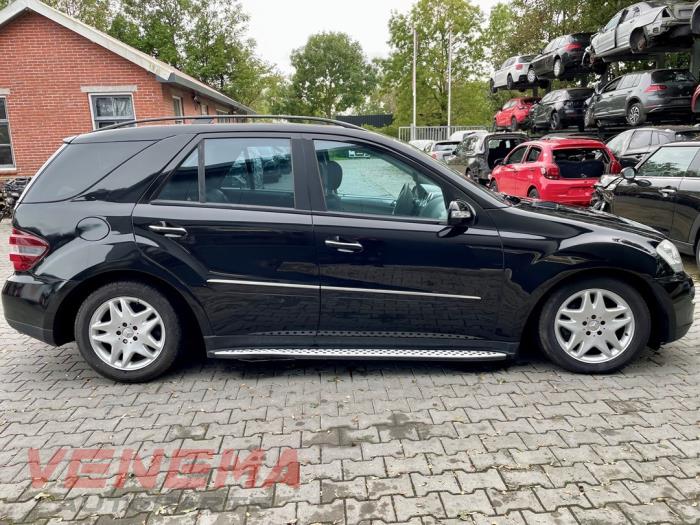 Mercedes ML II 3.0 ML-280 CDI 4-Matic V6 24V Sloopvoertuig (2008, Metallic, Zwart)